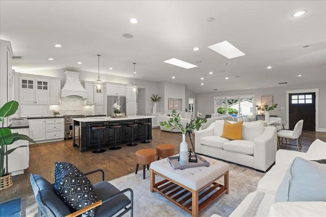 21 Euclid Avenue, Los Gatos, CA 95030