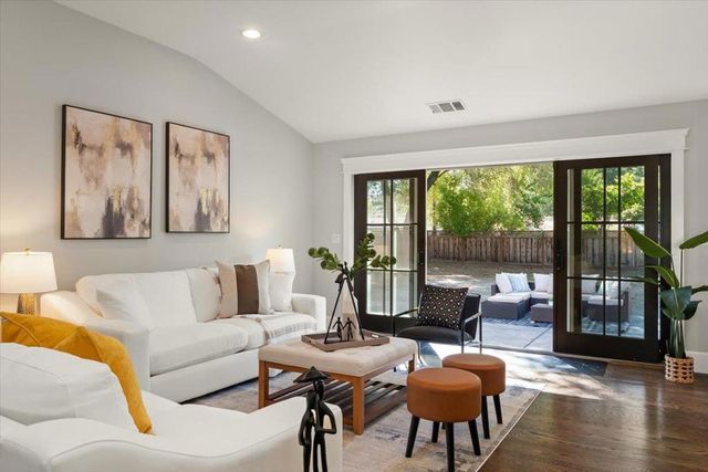 21 Euclid Avenue, Los Gatos, CA 95030