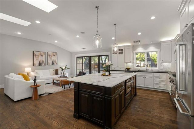 21 Euclid Avenue, Los Gatos, CA 95030