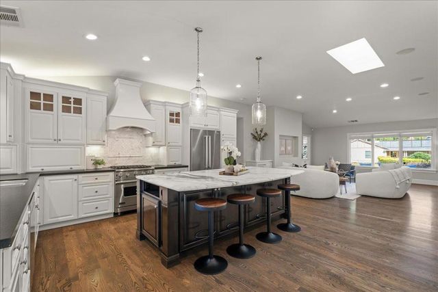 21 Euclid Avenue, Los Gatos, CA 95030