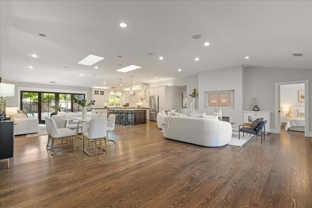 21 Euclid Avenue, Los Gatos, CA 95030