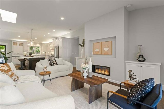 21 Euclid Avenue, Los Gatos, CA 95030