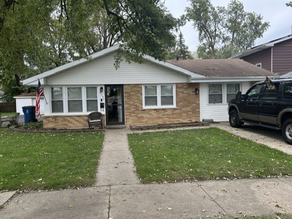 3137 PHILLIPS Avenue, Steger, IL 60475 — exterior