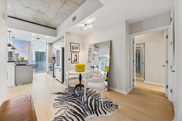 360 Nueces ST 1417, Austin, TX 78701