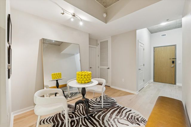 360 Nueces ST 1417, Austin, TX 78701