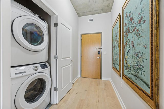360 Nueces ST 1417, Austin, TX 78701