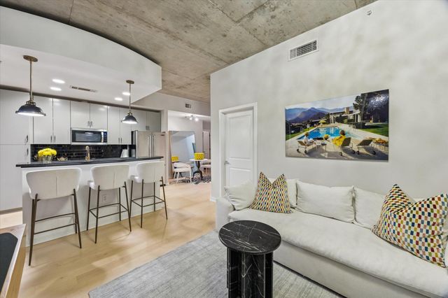 360 Nueces ST 1417, Austin, TX 78701