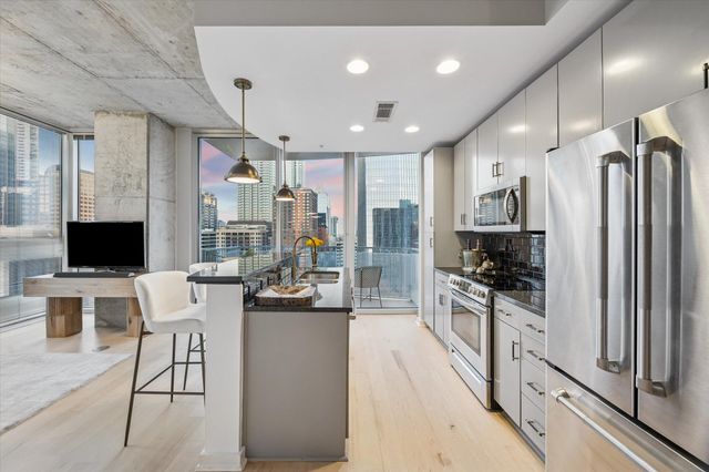 360 Nueces ST 1417, Austin, TX 78701