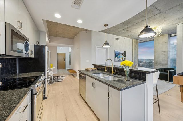 360 Nueces ST 1417, Austin, TX 78701