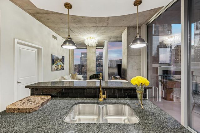 360 Nueces ST 1417, Austin, TX 78701