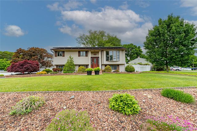 1603 Lad Avenue, Medford, NY 11763