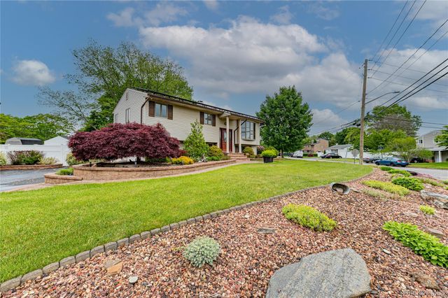 1603 Lad Avenue, Medford, NY 11763