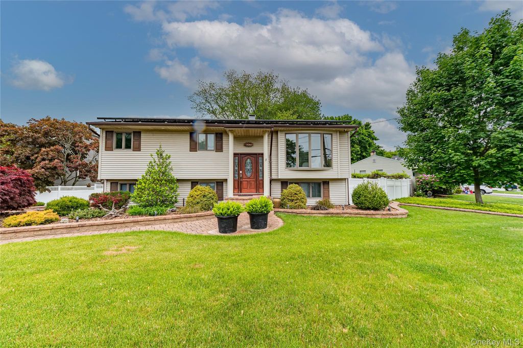 1603 Lad Avenue, Medford, NY 11763