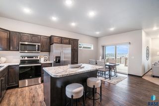 7805 E 44th St Street, Sioux Falls, SD 57110