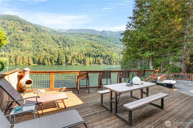 9204 Silver Lake Road, Maple Falls, WA 98266