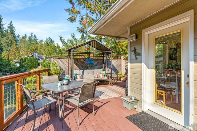 9204 Silver Lake Road, Maple Falls, WA 98266