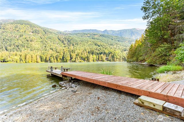 9204 Silver Lake Road, Maple Falls, WA 98266