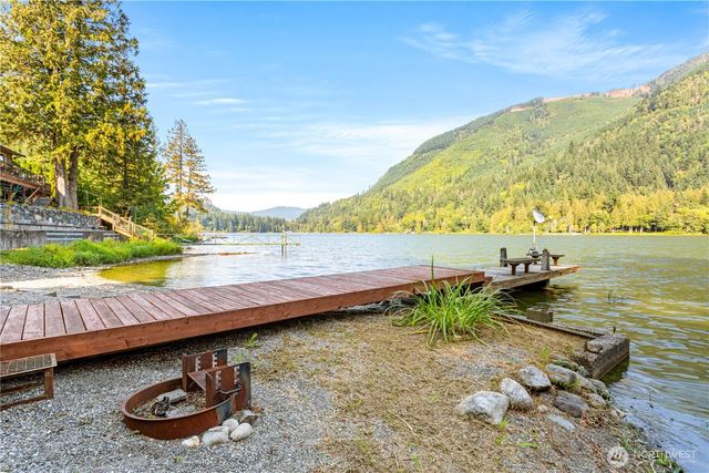 9204 Silver Lake Road, Maple Falls, WA 98266