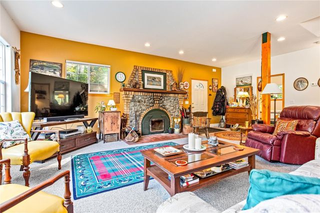 9204 Silver Lake Road, Maple Falls, WA 98266