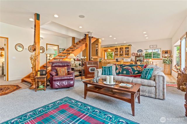 9204 Silver Lake Road, Maple Falls, WA 98266