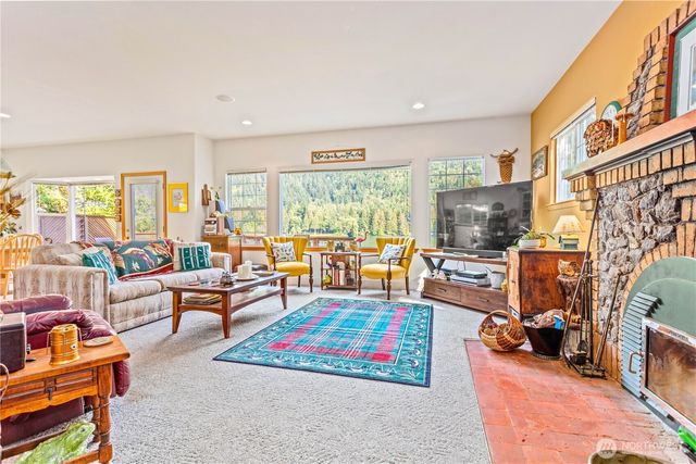 9204 Silver Lake Road, Maple Falls, WA 98266