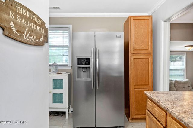206 W Clement Street, Wallace, NC 28466