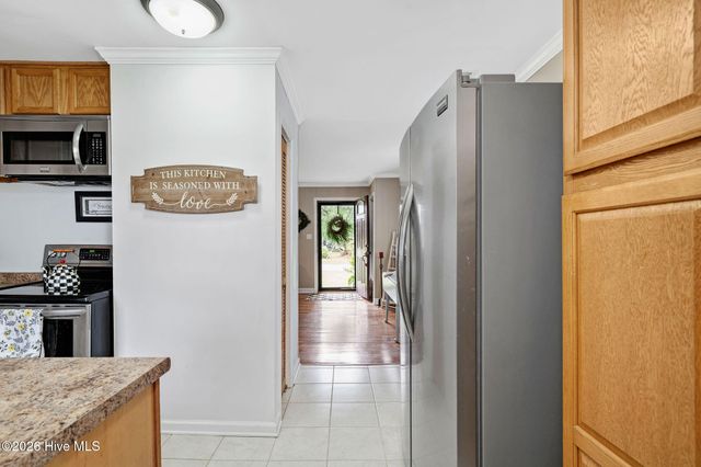 206 W Clement Street, Wallace, NC 28466