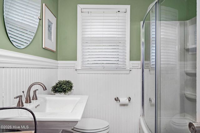 206 W Clement Street, Wallace, NC 28466