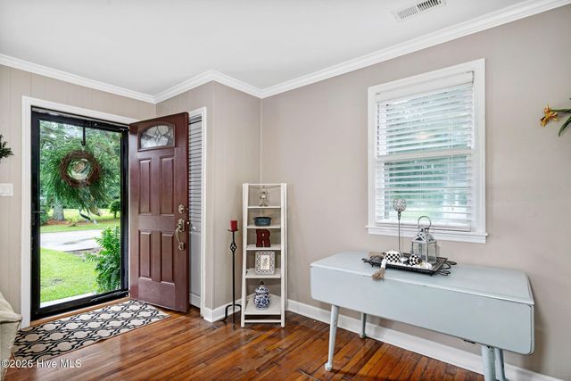 206 W Clement Street, Wallace, NC 28466