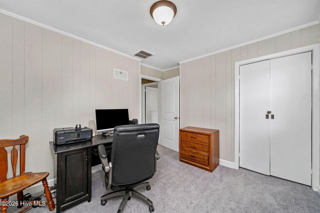 206 W Clement Street, Wallace, NC 28466