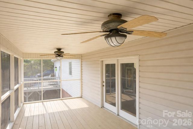 411 27th Avenue Circle NW, Hickory, NC 28601