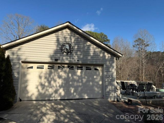 411 27th Avenue Circle NW, Hickory, NC 28601