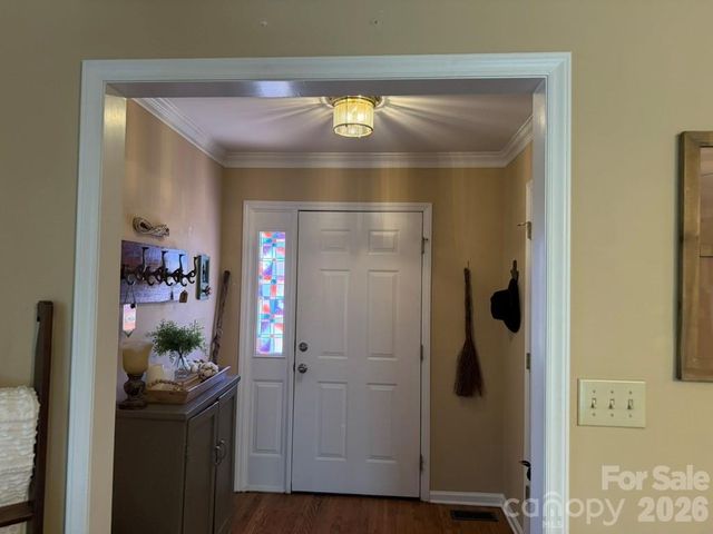 411 27th Avenue Circle NW, Hickory, NC 28601