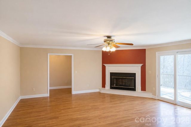 411 27th Avenue Circle NW, Hickory, NC 28601