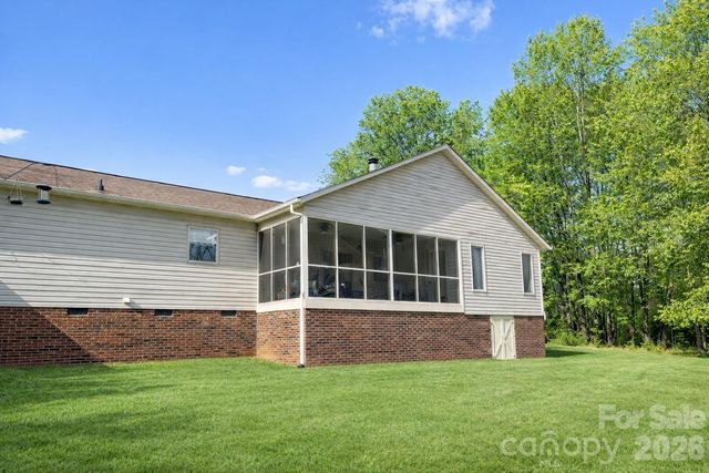 411 27th Avenue Circle NW, Hickory, NC 28601