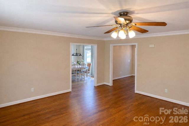 411 27th Avenue Circle NW, Hickory, NC 28601