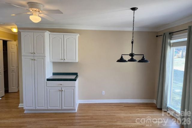 411 27th Avenue Circle NW, Hickory, NC 28601