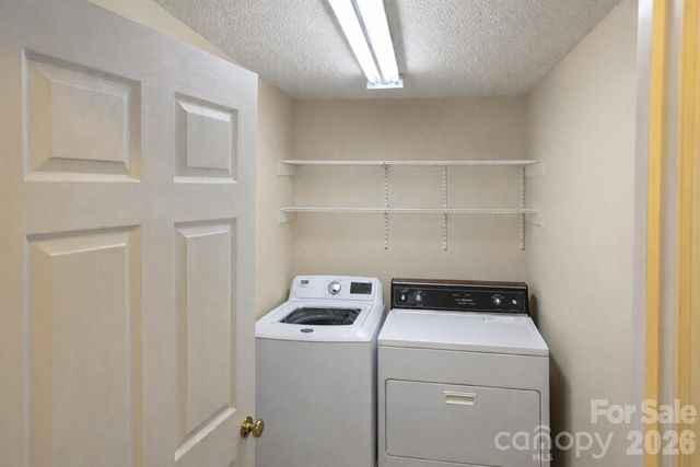 411 27th Avenue Circle NW, Hickory, NC 28601