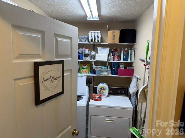 411 27th Avenue Circle NW, Hickory, NC 28601