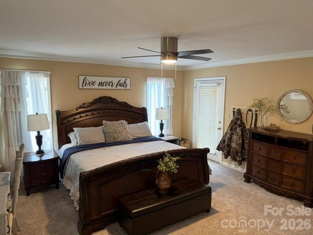 411 27th Avenue Circle NW, Hickory, NC 28601