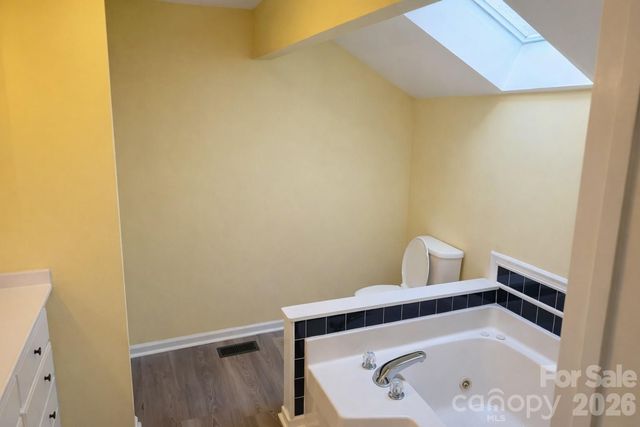 411 27th Avenue Circle NW, Hickory, NC 28601