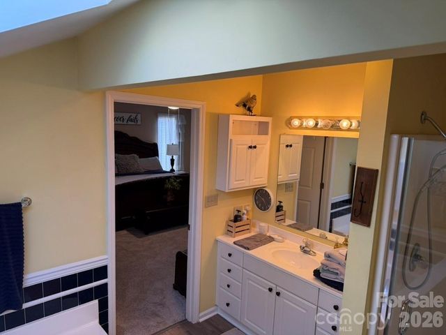 411 27th Avenue Circle NW, Hickory, NC 28601