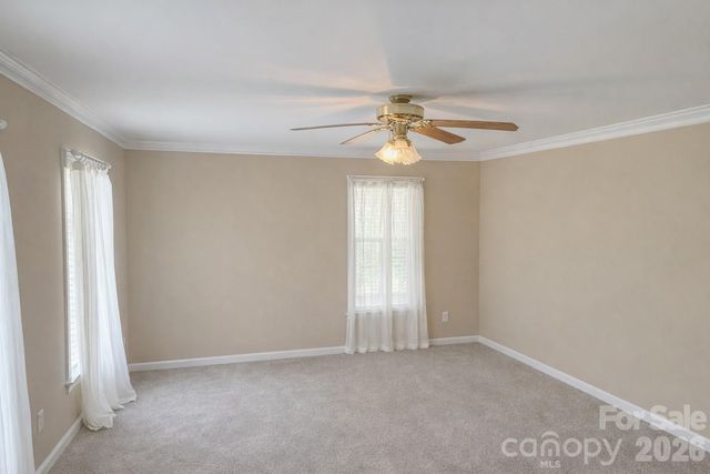 411 27th Avenue Circle NW, Hickory, NC 28601