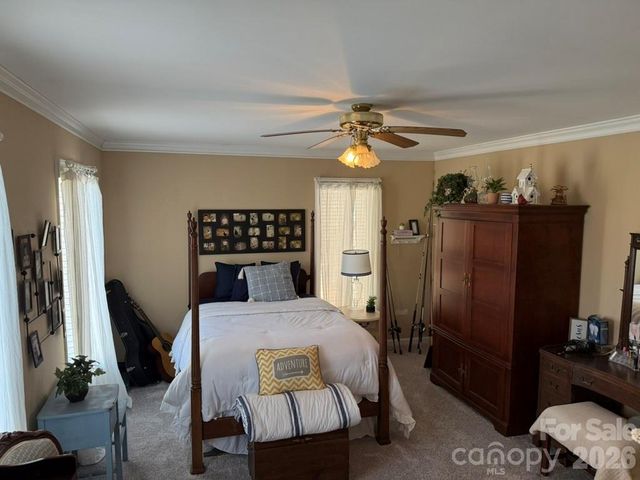 411 27th Avenue Circle NW, Hickory, NC 28601