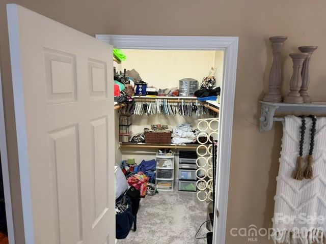 411 27th Avenue Circle NW, Hickory, NC 28601