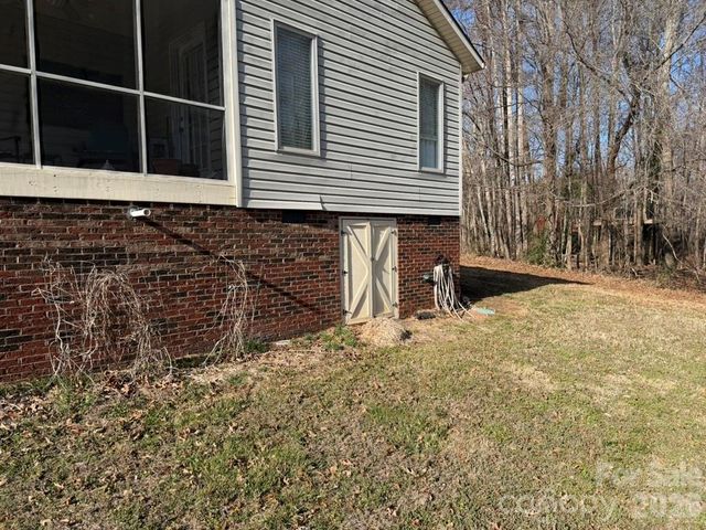 411 27th Avenue Circle NW, Hickory, NC 28601