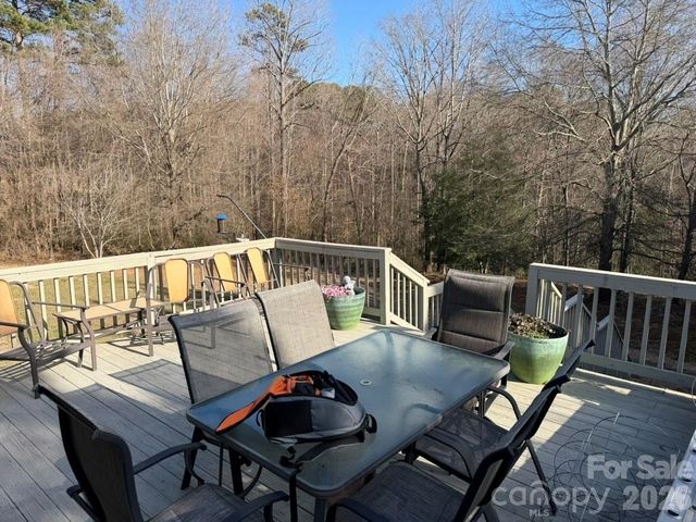 411 27th Avenue Circle NW, Hickory, NC 28601