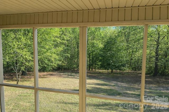 411 27th Avenue Circle NW, Hickory, NC 28601