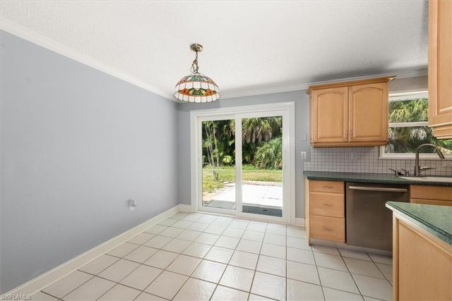 4639 Robin AVE, Naples, FL 34104