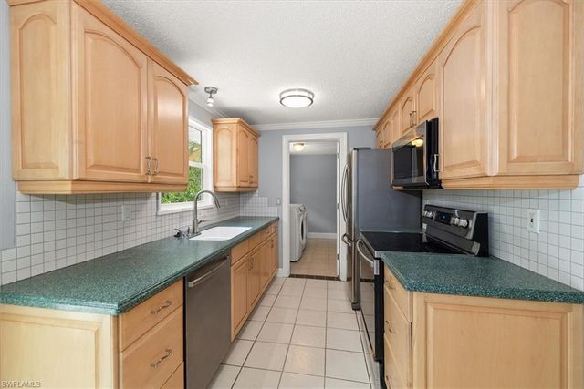 4639 Robin AVE, Naples, FL 34104